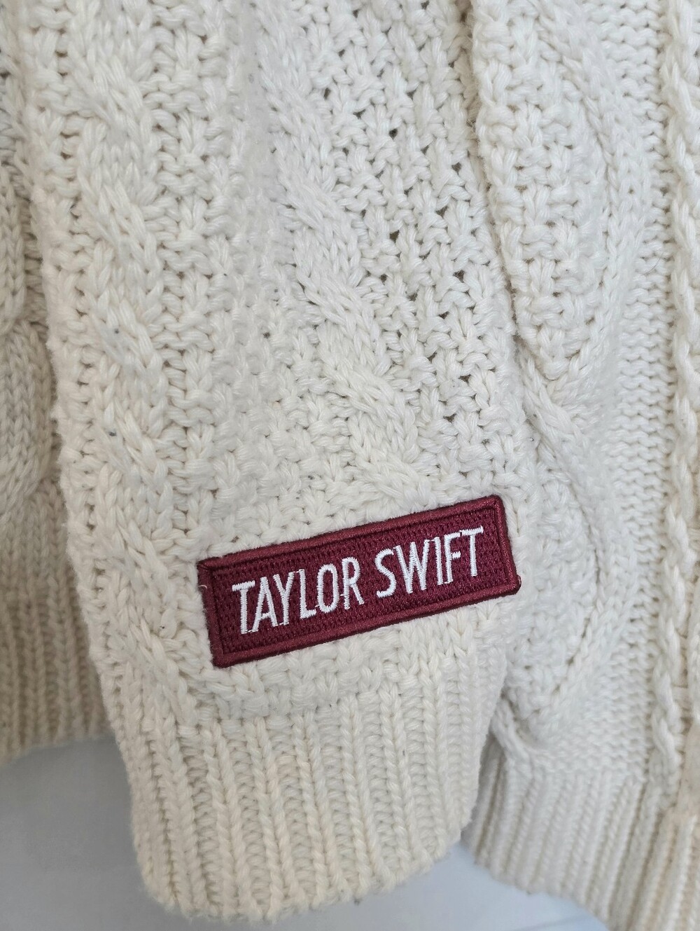 Taylor Swift Red Official Cardigan, Cream Color with Maroon Stars, Size M/L - Picture 4 of 13